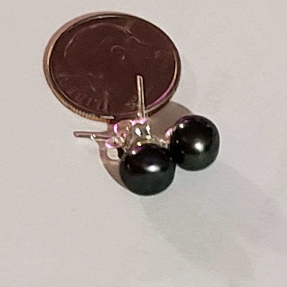 100% Natural Black 7-8mm Freshwater Pearl .925 Silver Stud Earrings